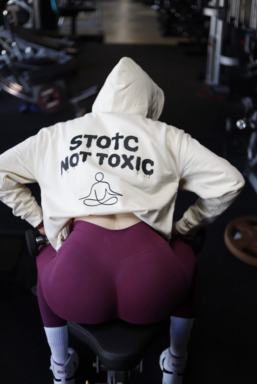 "stoic, not toxic" limitált hoodie